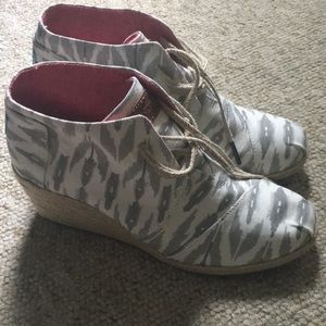 TOMS lace up wedges